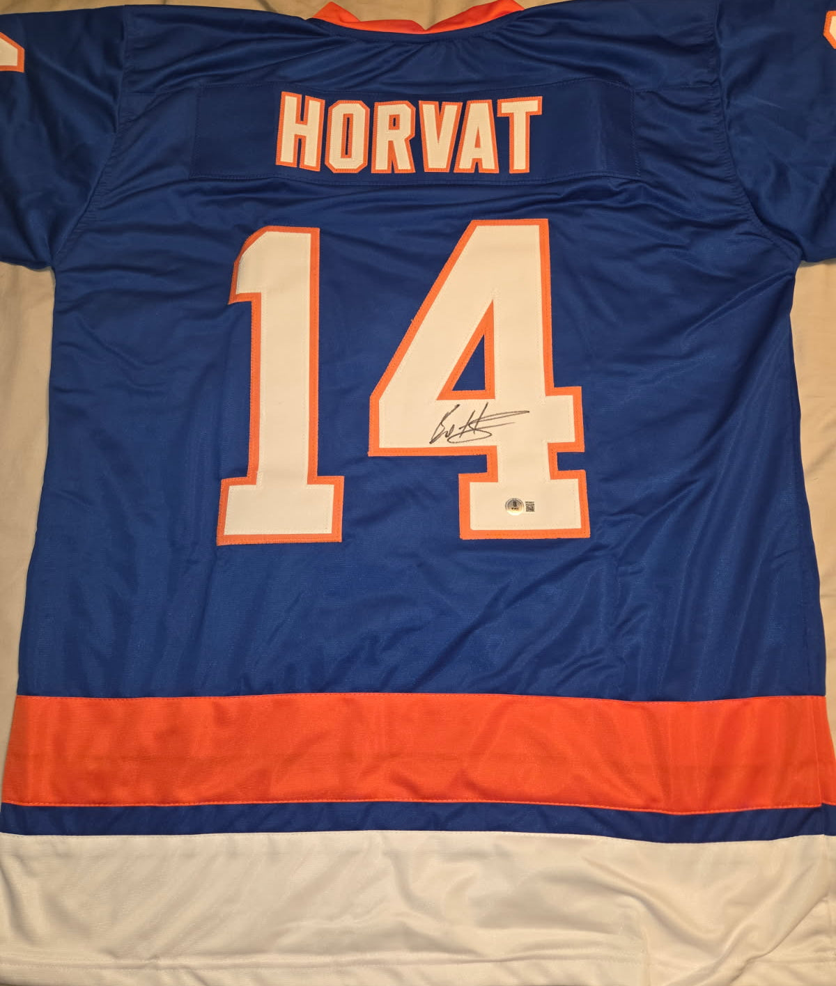 Bo Horvat Signed Jersey Beckett witnessed