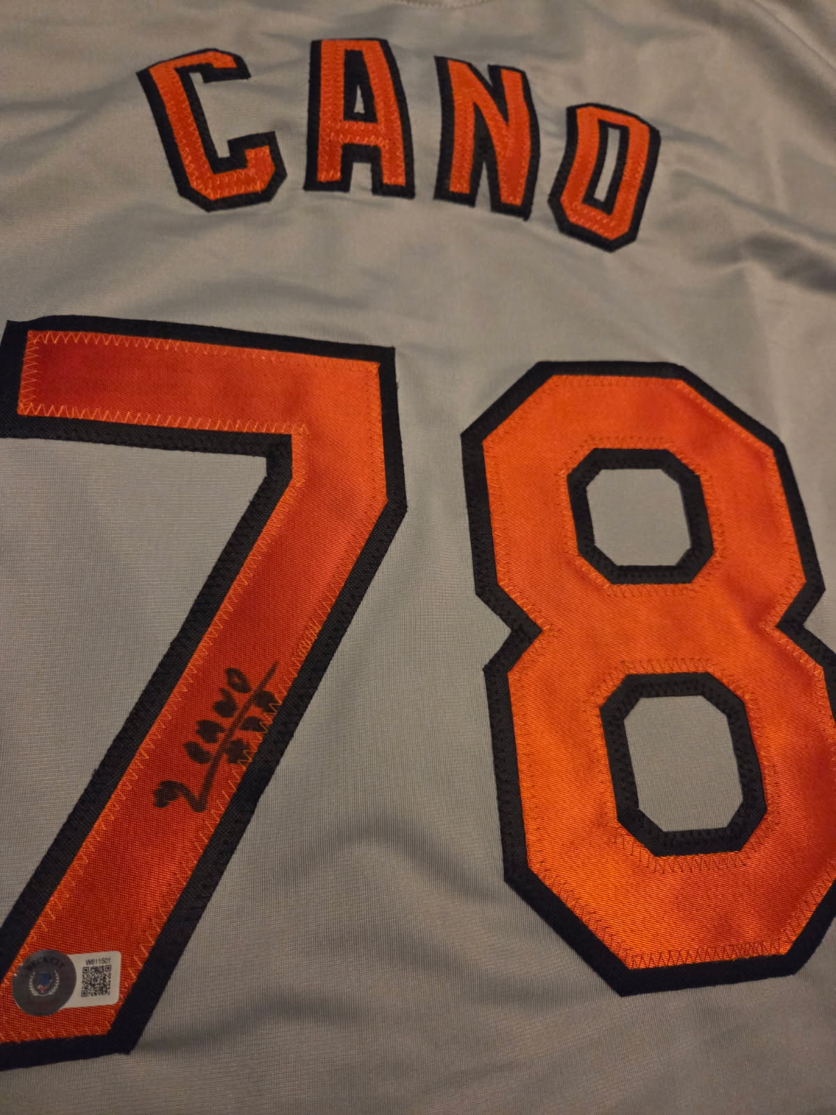 Yennier Cano Signed Jersey (Beckett Witnessed)