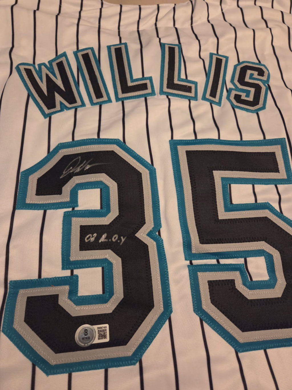 Dontrelle Willis Signed Jersey (Beckett)