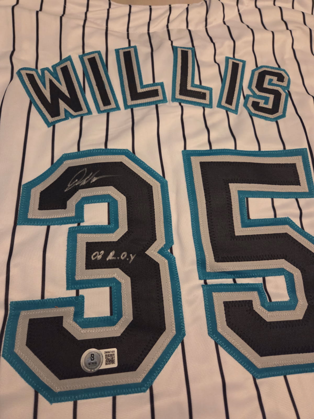 Dontrelle Willis Signed Jersey (Beckett)