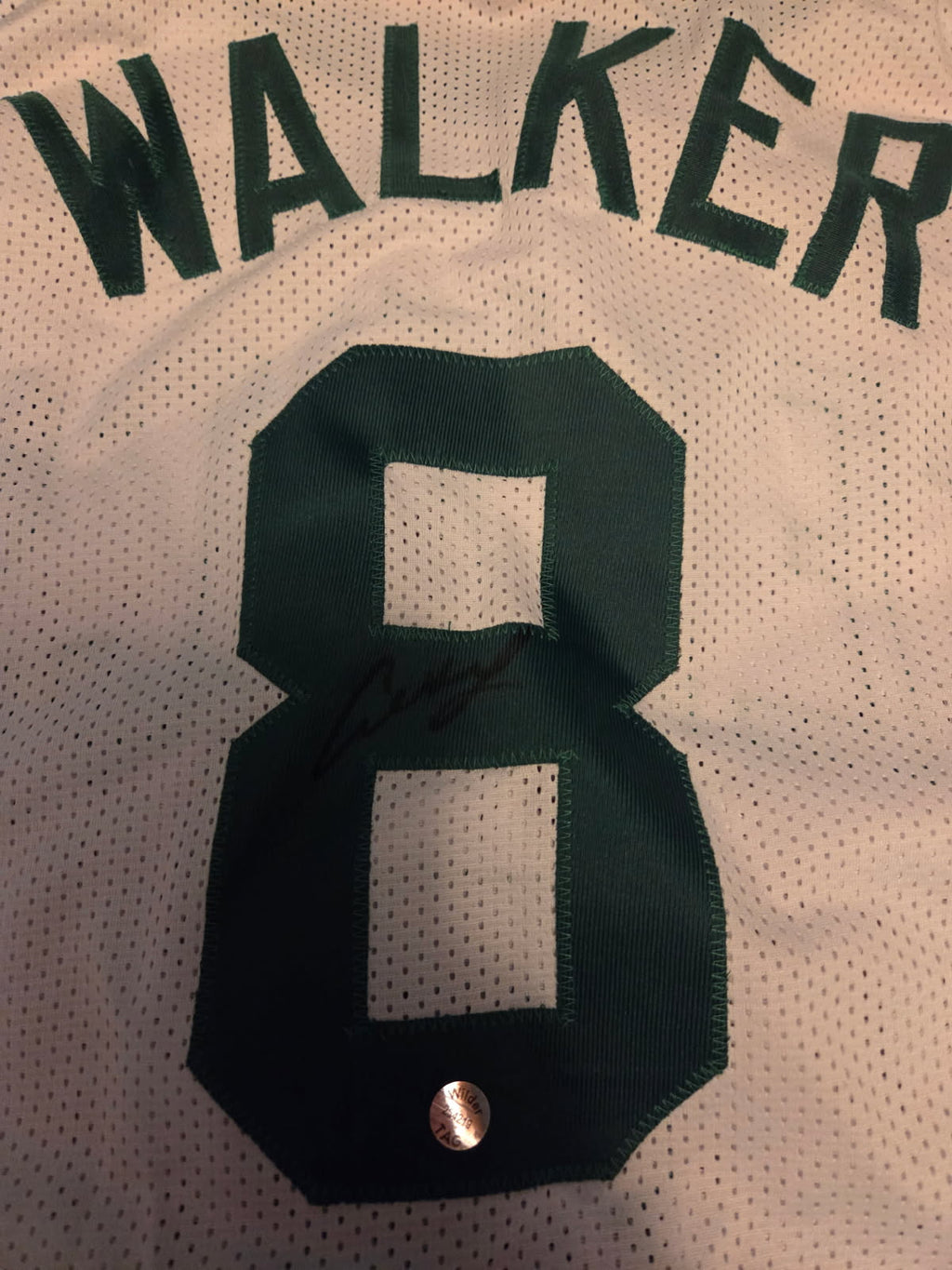 Antoine Walker Signed Jersey (Wilder)