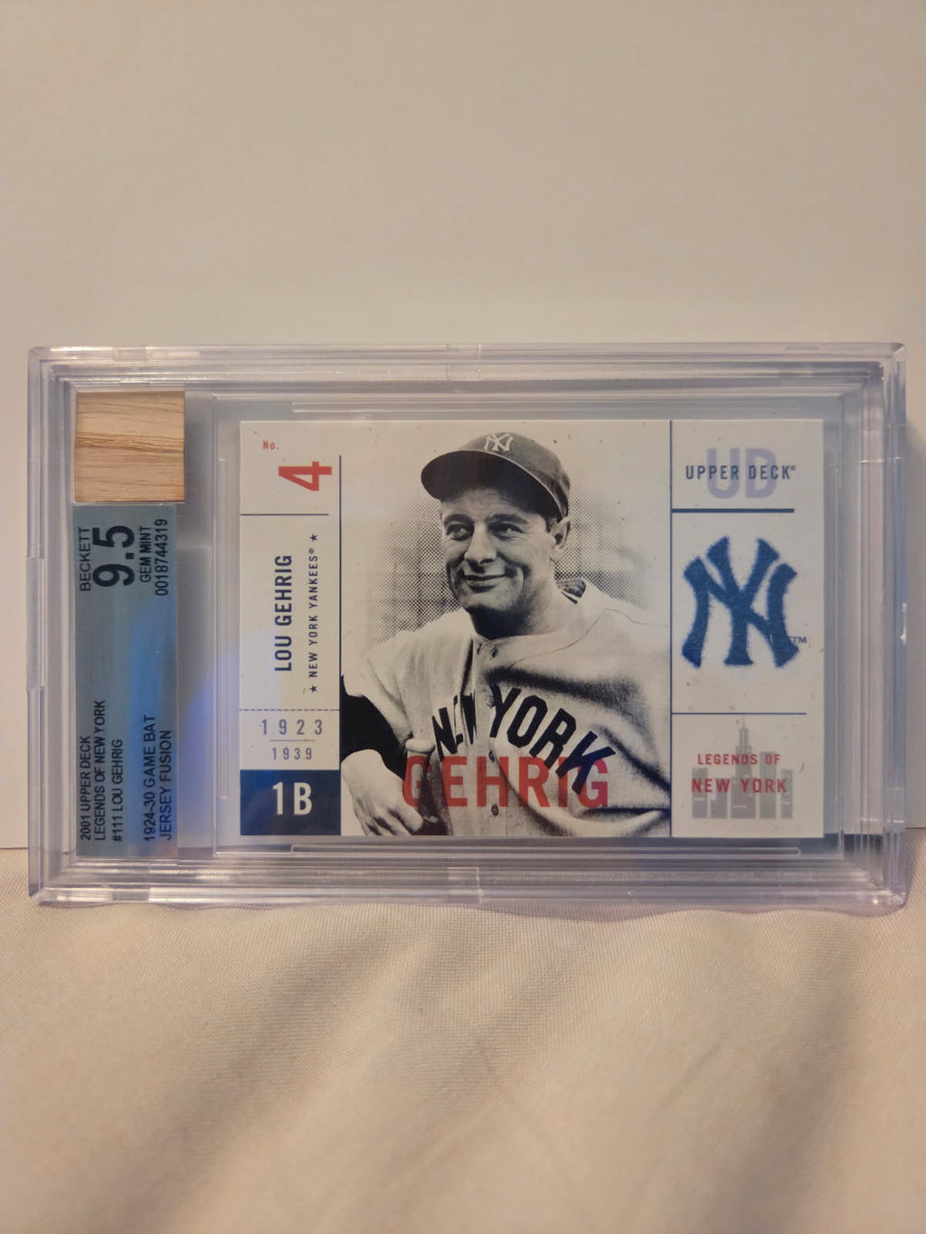 Lou Gehrig 2001 Upper Deck Legends of New York 1924-30 Game Bat