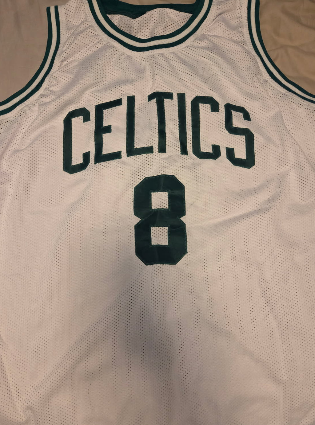 Antoine Walker Signed Jersey (Wilder)